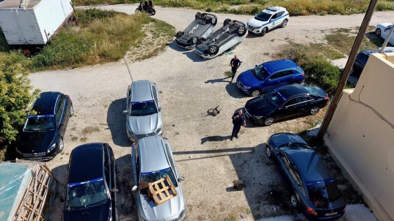 Οξύνεται η «κόντρα» των ιδιοκτητών και επαγγελματιών οδηγών ταξί με την UBER