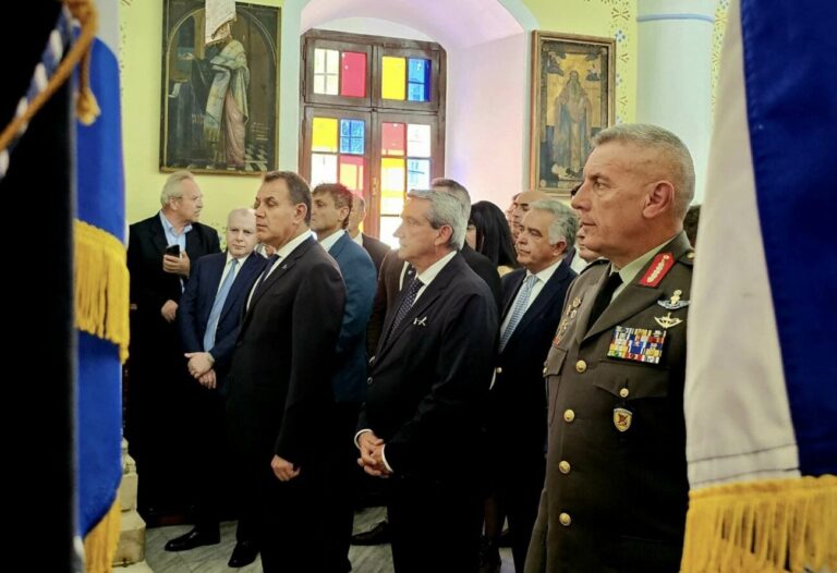 Στη Σύμη για την επέτειο λήξης του Β΄ Παγκοσμίου Πολέμου ο Περιφερειάρχης Γιώργος Χατζημάρκος – Τιμήθηκαν Ν. Παναγιωτόπουλος, Κ. Φλώρος και Σ. Κυπραίου