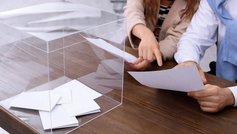 Δημοσκόπηση MRB: Κάτω των 10 μονάδων η διαφορά ΝΔ-ΠΑΣΟΚ